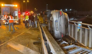 Kazayı önlemek isterken kaza yaptı: Direksiyonu kırdı yaya yoluna düştü
