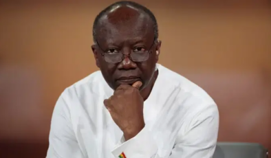 Kırmızı bültenli eski bakan ABD’de gözaltına alındı