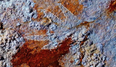 ‘Kırmızı pençeli el’: Tarihteki en eski mağara resmi