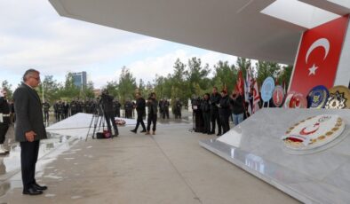 KKTC’nin Kurucu Cumhurbaşkanı Rauf Denktaş için vefatının 14’üncü yılında tören düzenlendi