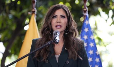 Kristi Noem: 10 binden fazla düzensiz göçmenin gözaltına alındı