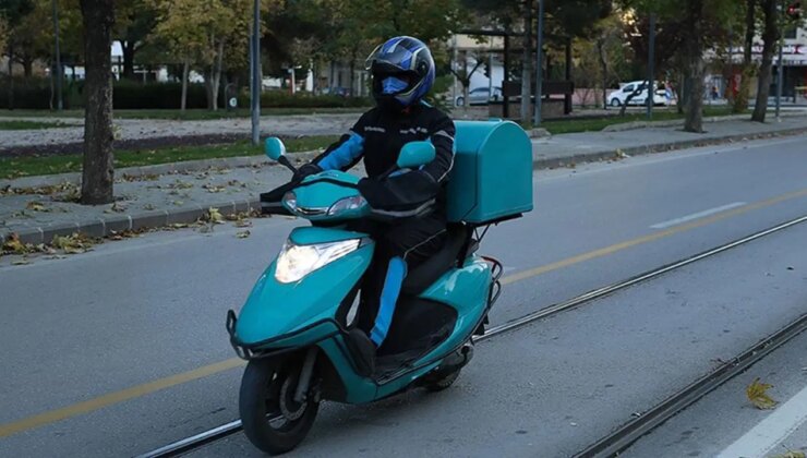 Kuryelerin sürücü belgesinde değişiklik: Yaş sınırı yükseltildi