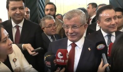 Liderler o soruya yanıt verdi: ‘Yeni Yol Grubu’nun düşmesi söz konusu mu?’