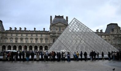 Louvre Müzesi çalışanları yeniden greve gitme kararı aldı