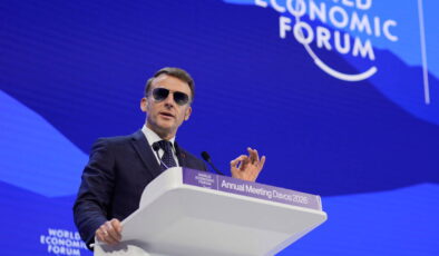 Macron, neden güneş gözlüğü takıyor?