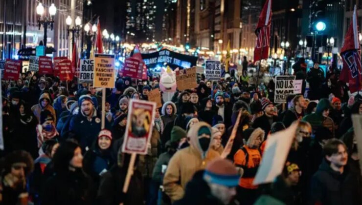 Maduro’nun yargılanmak üzere ABD’ye getirilmesi, New York’ta protesto edildi