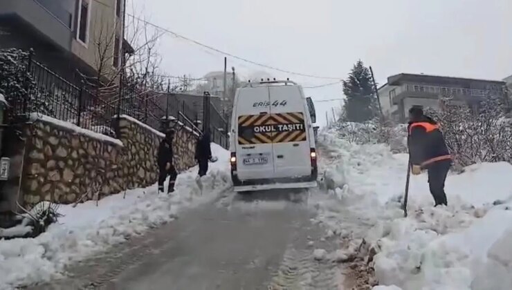 Malatya’da kar yağışı ve tipi: Öğrenciler yaya kaldı, bazı yollar kapandı