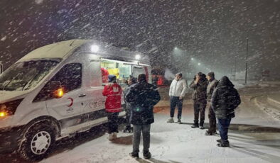 Malatya’da yollar kardan kapandı: Yolcular geceyi tesislerde geçirdi
