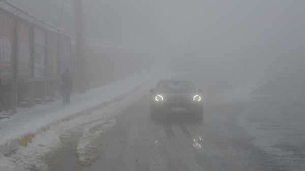 Mardin’de kar yağışı ve sis: Görüş mesafesi 10 metreye kadar düştü