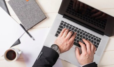 Mavi ışık gözlükleri gerçekten işe yarıyor mu? Araştırmalar şaşırtıcı: Göz yorgunluğunun asıl suçlusu başka…