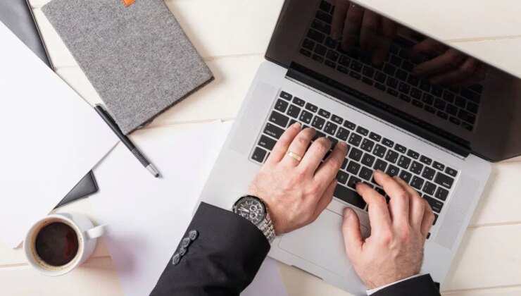 Mavi ışık gözlükleri gerçekten işe yarıyor mu? Araştırmalar şaşırtıcı: Göz yorgunluğunun asıl suçlusu başka…