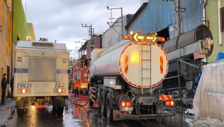 Mersin’de geri dönüşüm fabrikasında yangın: Müdahale sürüyor!