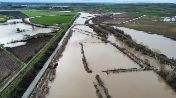 Metrekareye 60 kilogram yağış düştü… Tunca Nehri’nde kritik artış!