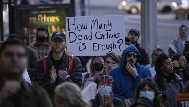 Minneapolis’te Federal Bina önünde protesto düzenlendi