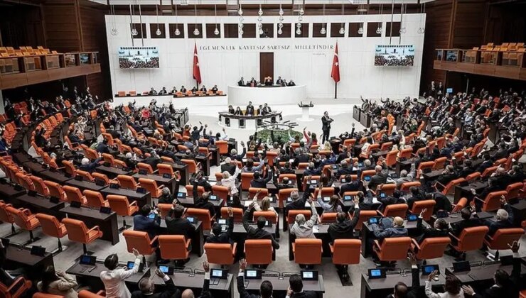 Muhalefet silahlanma, basın özgürlüğü, Halep’teki gelişmelere dair araştırma önergesi verdi: AKP ve MHP reddetti
