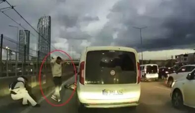 O anlar kamerada: Çarptığı yaralı kadına yardım etmek yerine aracını kontrol etti
