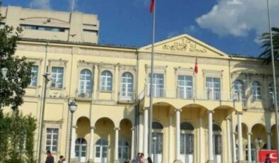 ‘Öğrencileri dersten çıkarıp evinde temizlik yaptırdı’ iddiası: Öğretmen gözaltına alındı!