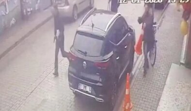 Okul önünde kan donduran olay: Öğretmene saldırdı ardından ateş etti!