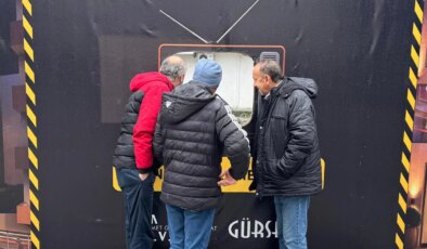 Ordu’da ‘şantiye izleme bölmesi’ ilgi görüyor: ‘Türk milleti seviyor iş makinesi izlemeyi, televizyondan izler gibi izliyoruz’