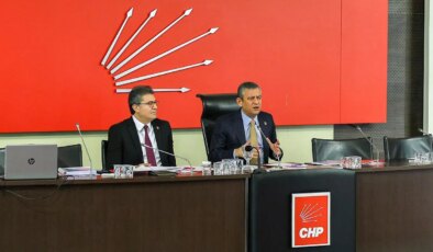 Özgür Özel, partisinin 81 il başkanıyla bir araya geldi