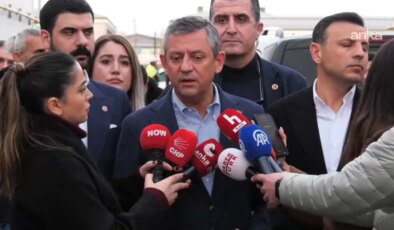 Özgür Özel, Tayfun Kahraman’ı tedavi gördüğü hastanede ziyaret etti: ‘Bahçeli’nin ifadesi doğru, düzeni bozan Erdoğan’