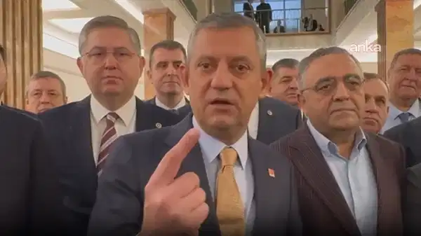 Özgür Özel’den ’emekli maaşı’ açıklaması: Dağ fare doğurdu, 19 bin lira olan maaşı 20 bin lira yapıyorlar