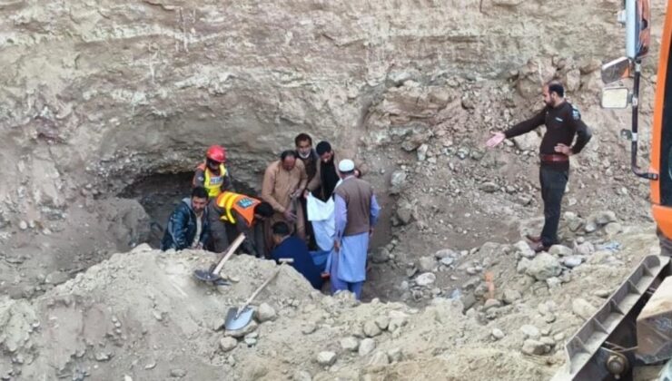 Pakistan’da yasa dışı altın madeninde çöktü: 8 ölü