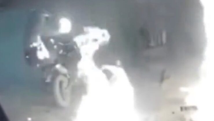 Peru’da bir şahıs dükkanı kundaklamak isterken kendini yaktı