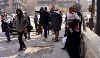 PKK/YPG, Halep’te işgal ettiği bölgelerden çıkmak isteyen sivilleri hedef alıyor