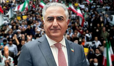 Rıza Pehlevi’den, protestoculara ‘sokakları terk etmeyin’ çağrısı