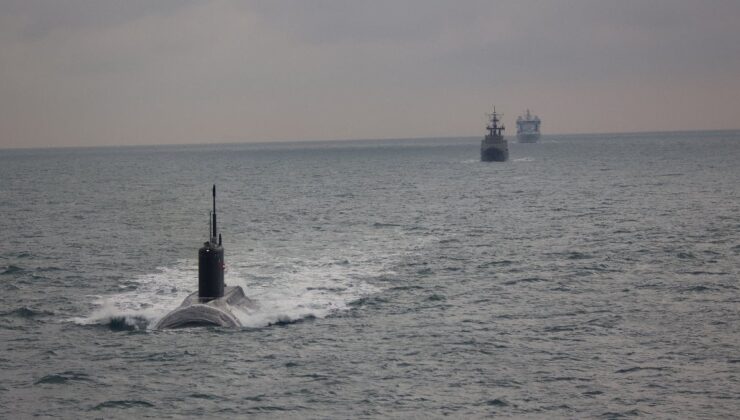 Rusya, ABD takibindeki tankerini korumak için gemiler gönderdi