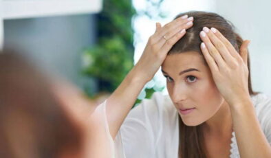 Saçlarınız vücudunuzla ilgili sinyaller veriyor olabilir: Saç derisinde görülen 4 belirti ve anlamları