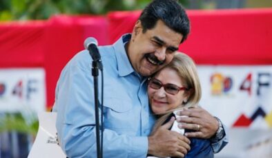 Sadece “first lady” değil; Maduro’nun eşi bakın kimmiş…
