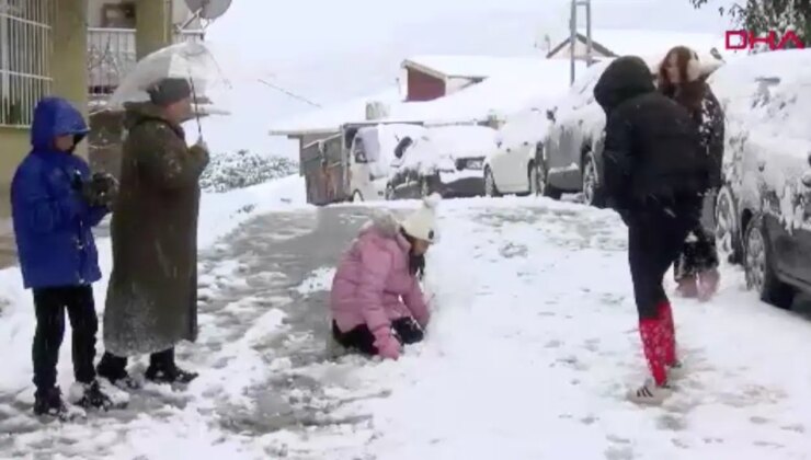 Sarıyer’de kar yağışı; karın keyfini çocuklar çıkardı