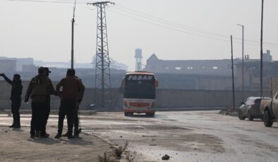 Şeyh Maksut’da 100’den fazla YPG/SDG’li terörist, Suriye güçlerine teslim oldu.