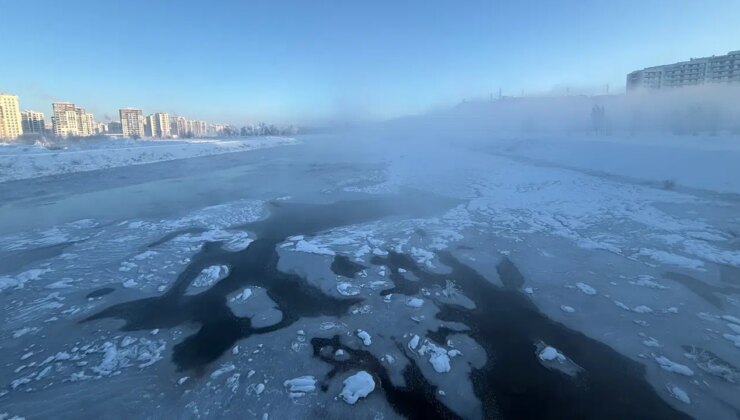 Sivas eksi 19’u gördü: Kızılırmak buz tuttu