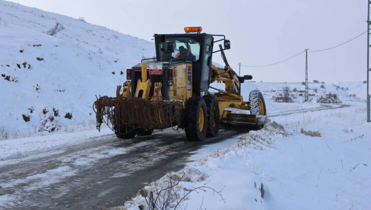 Sivas’ta 637 yerleşim yerinin yolu ulaşıma kapalı