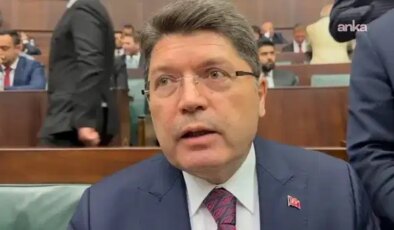 Son dakika… Bakan Tunç açıkladı: Türk bayrağına yönelik saldırıda 14 kişi gözaltında!