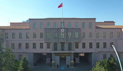 Son Dakika… MSB’den ‘Türk bayrağı’ açıklaması: ‘Organize bir provokasyon, failleri tespit edildi’