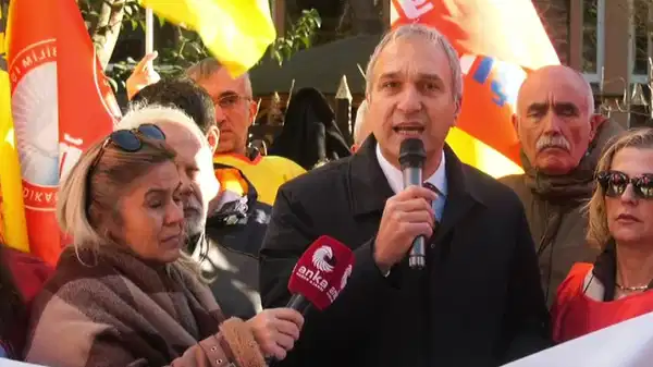 Suat Özçağdaş’tan Bakan Tekin’e: ‘Cumhuriyetimizin kurucu değerlerine dil uzatan tüm MEB personelleri hakkında gerekli süreci derhal başlatın’