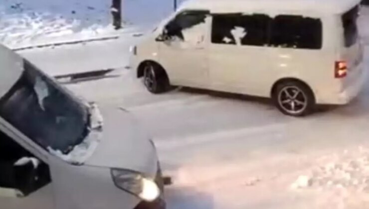 Sultangazi’de kar yağışı kazalara neden oldu: Caddeler buz pistine döndü