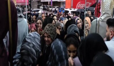 Sultangazi’de mağaza açılışında izdiham yaşandı