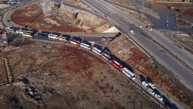 Suriye terörden temizleniyor: Afrinliler evlerine dönmeye başladı