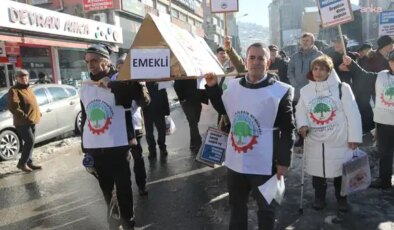 ‘Tabutla’ meydana çıktılar: ‘Emeklilik sefalete sürüklendi!’