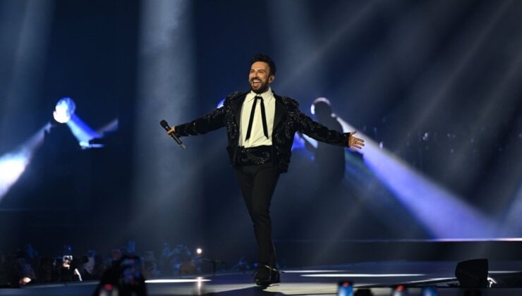 Tarkan yaklaşık 7 yıl aradan sonra İstanbul’da sahne aldı