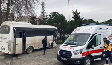 Tekirdağ’da servis midibüsleri kafa kafaya çarpıştı: Çok sayıda yaralı var!