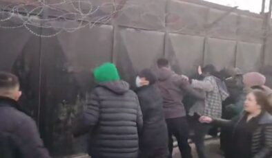 Terör örgütü PKK/YPG destekçileri ABD üssüne saldırdı