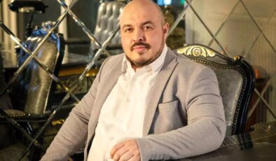 Trafikte üst üste kornaya basarken dikkat