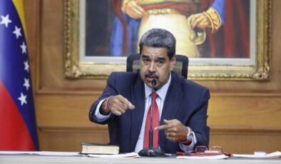Trump canlı izledi: Maduro, yatak odasından sürüklenerek çıkarıldı