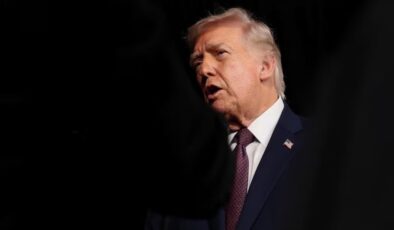 Trump: İran’a giden çok büyük ve çok güçlü gemilerimiz var